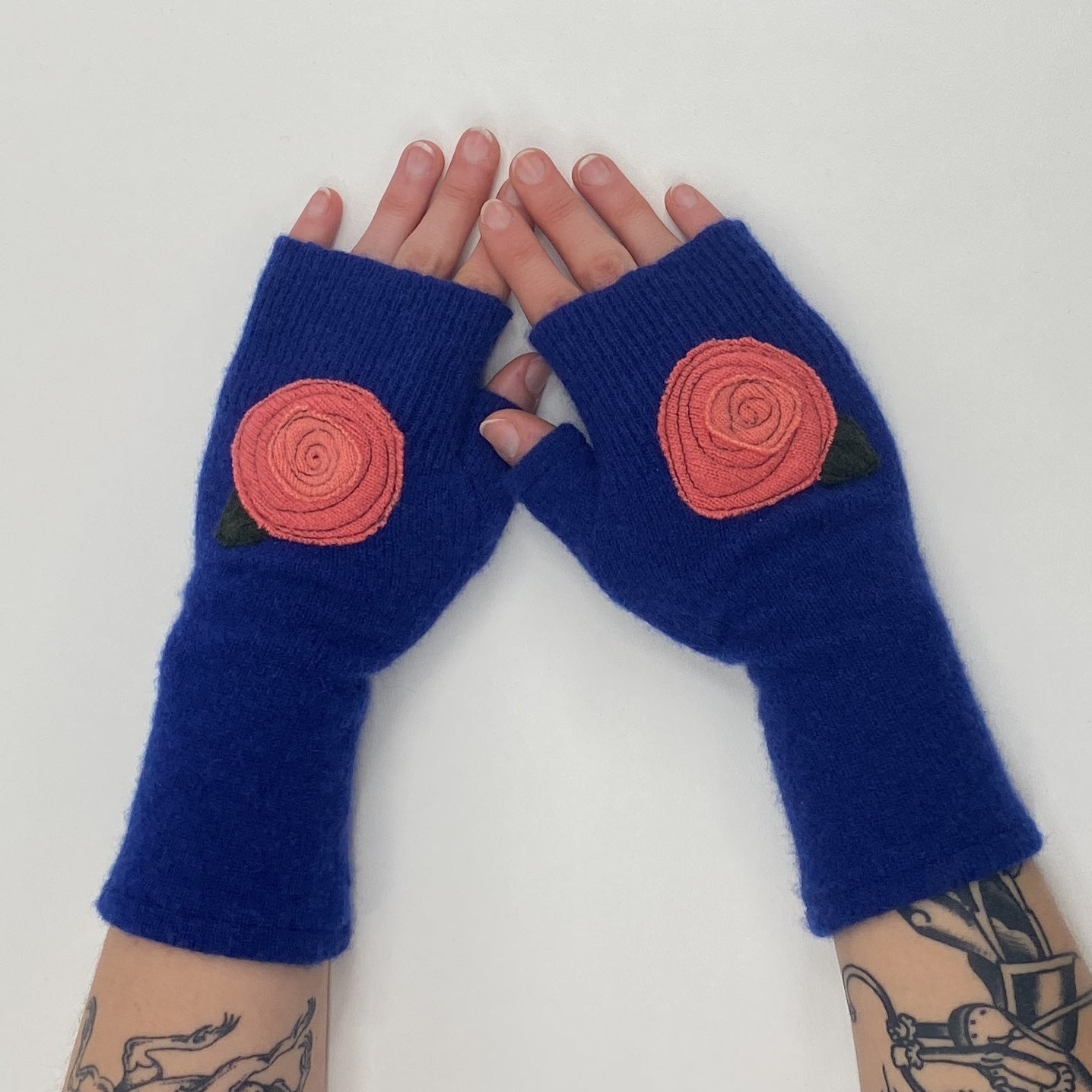 Gloves-Blooming Rose Single