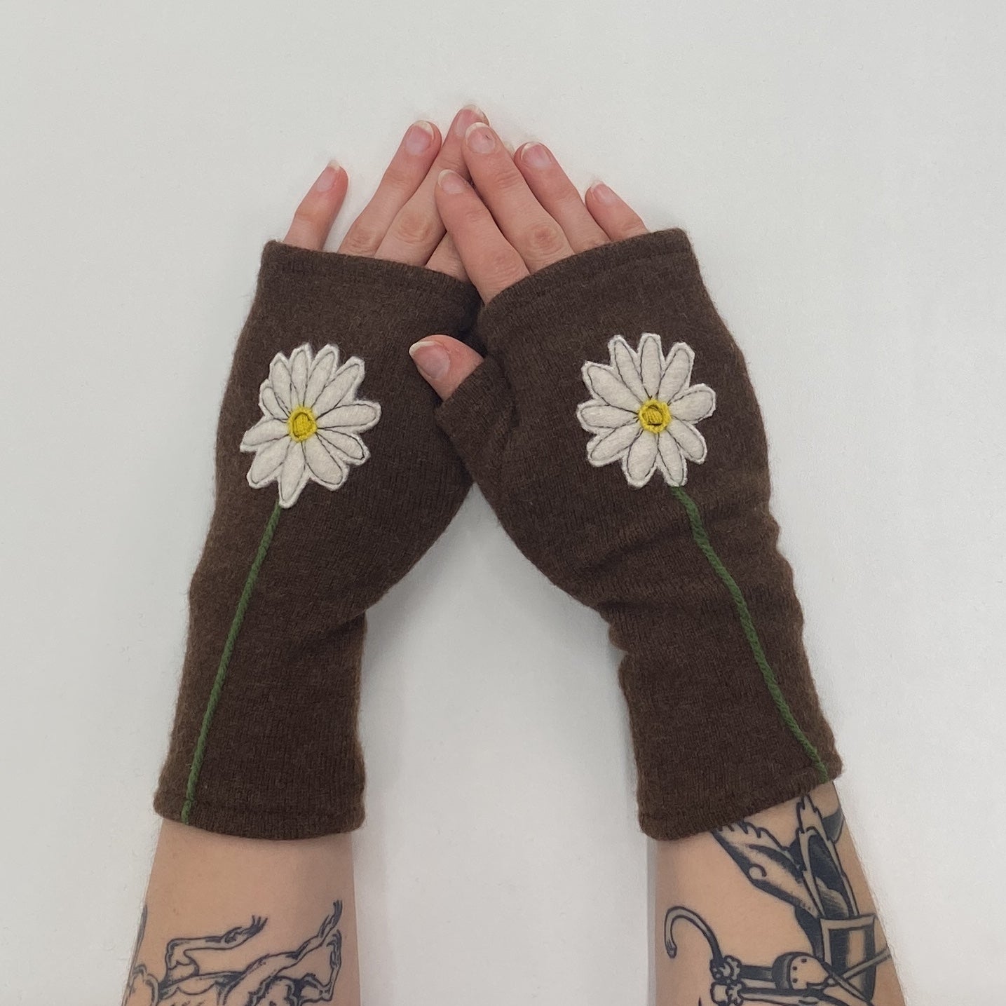 Gloves-Daisy