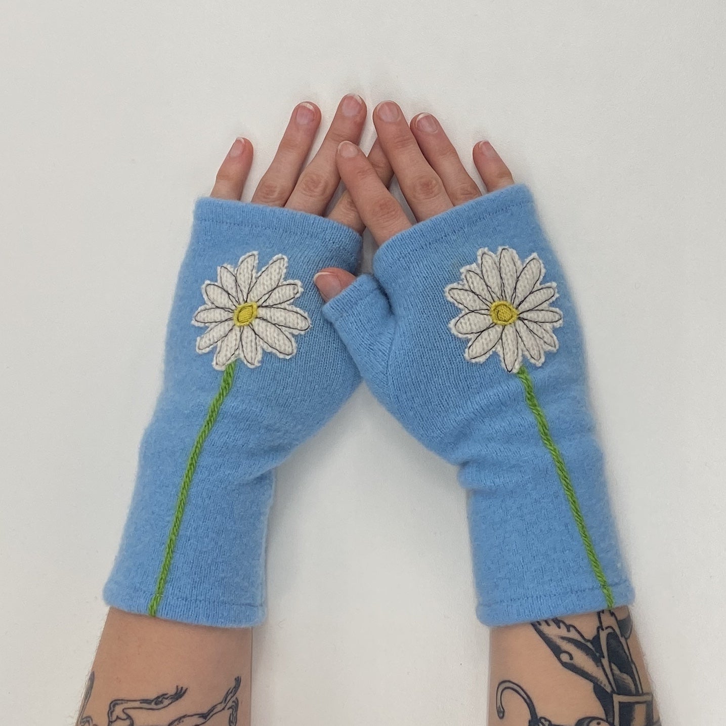 Gloves-Daisy