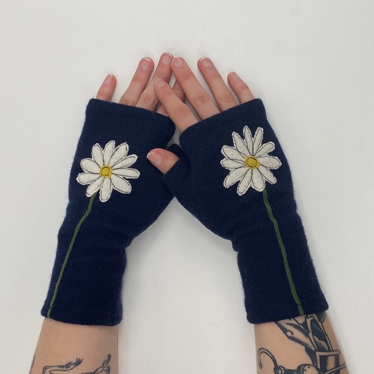 Gloves-Daisy