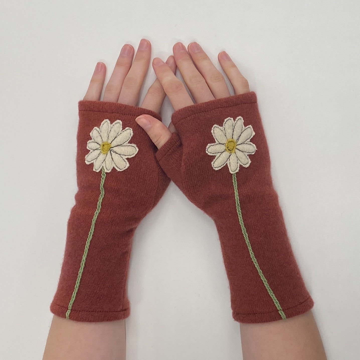 Gloves-Daisy