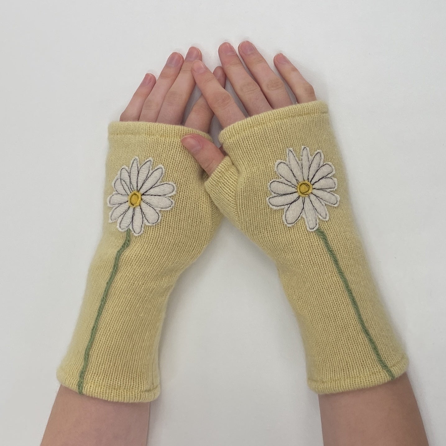 Gloves-Daisy