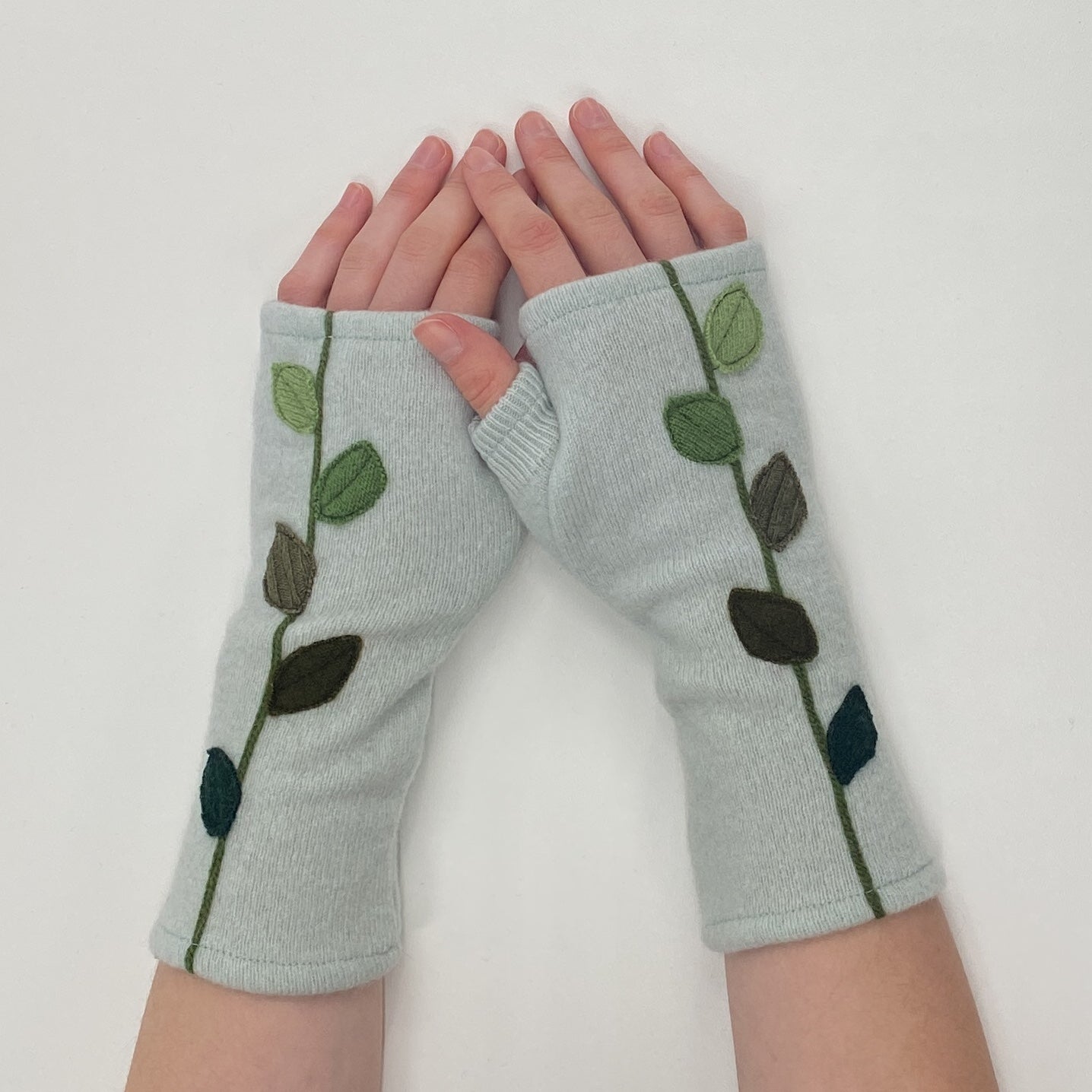 Gloves-Leaves