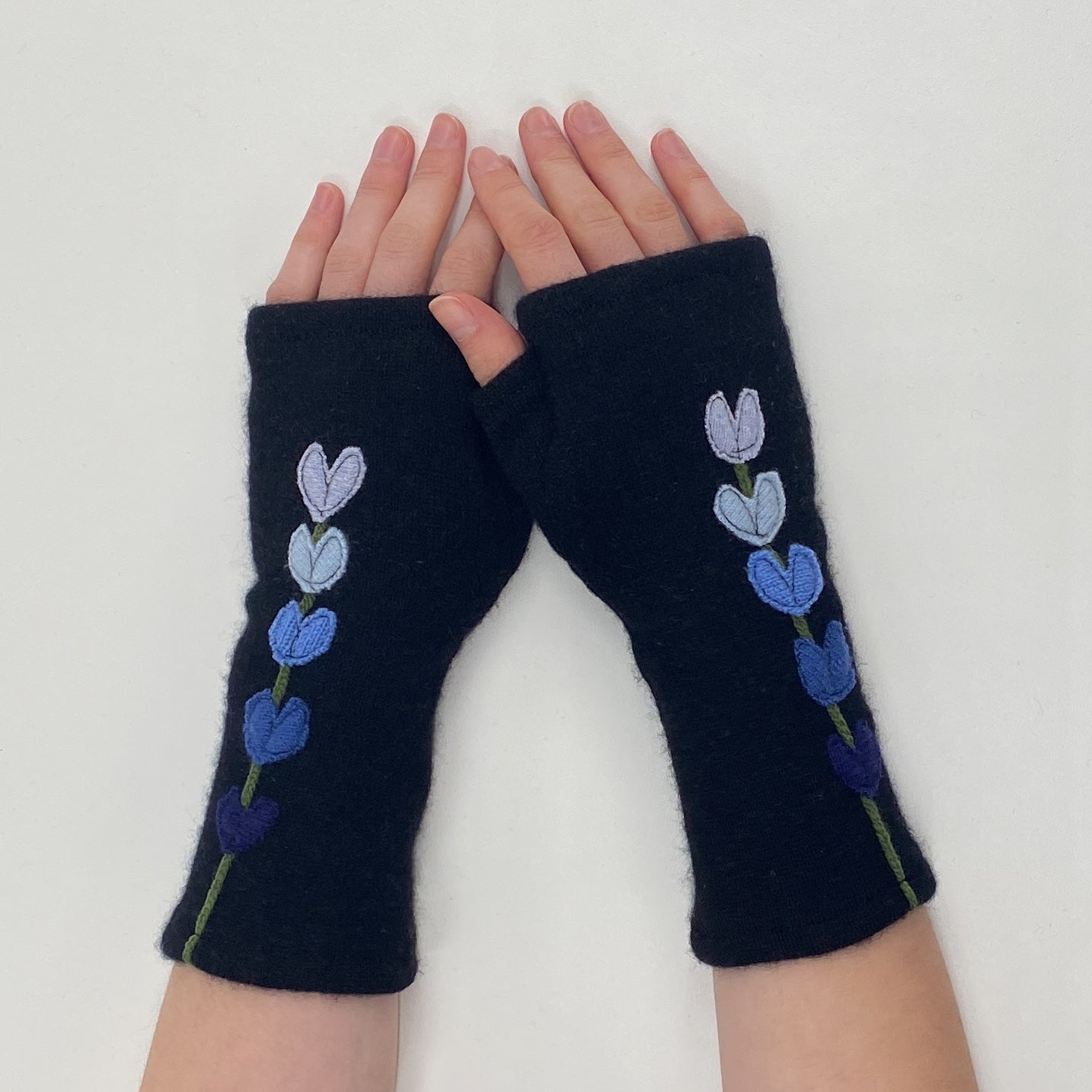 Gloves-Lupine