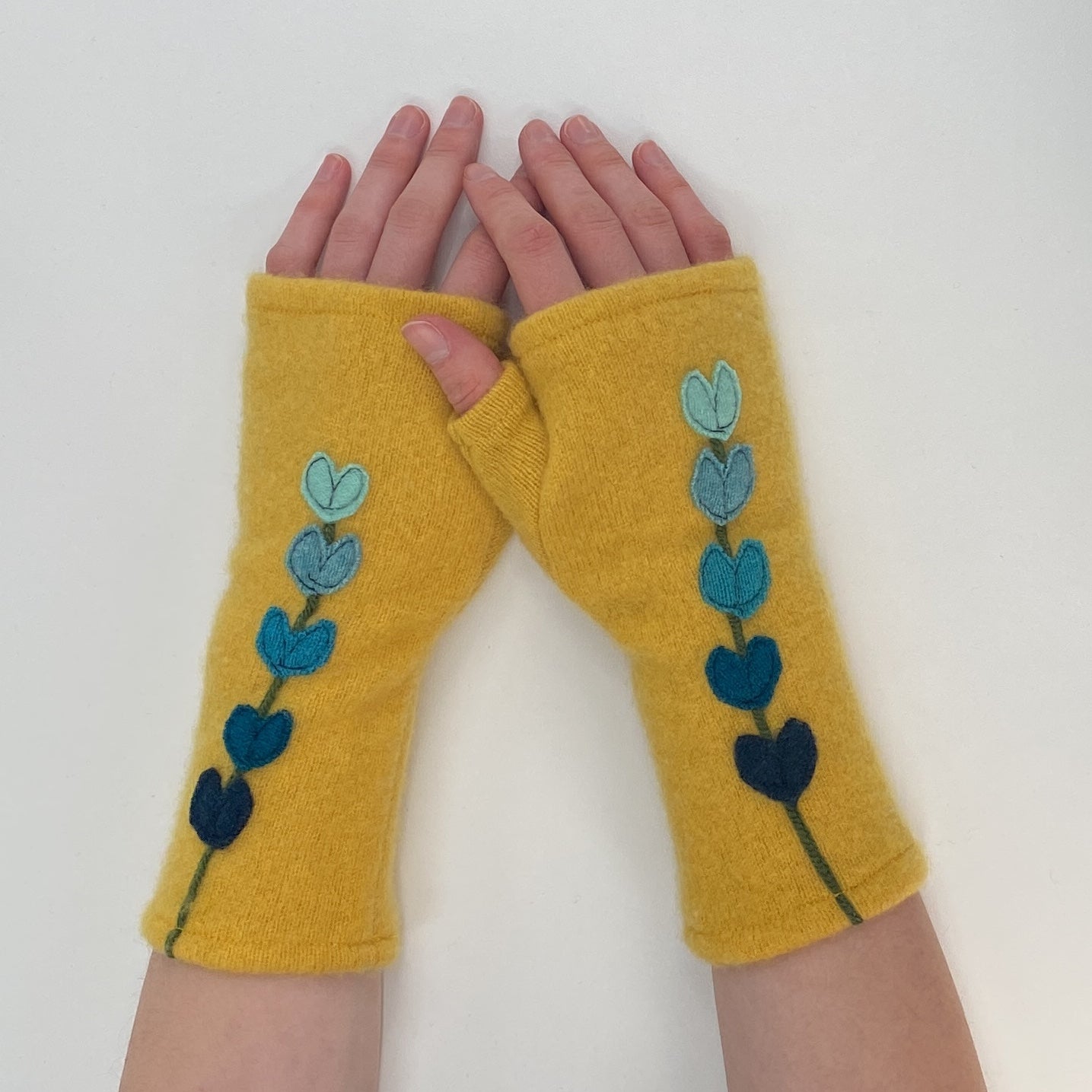 Gloves-Lupine