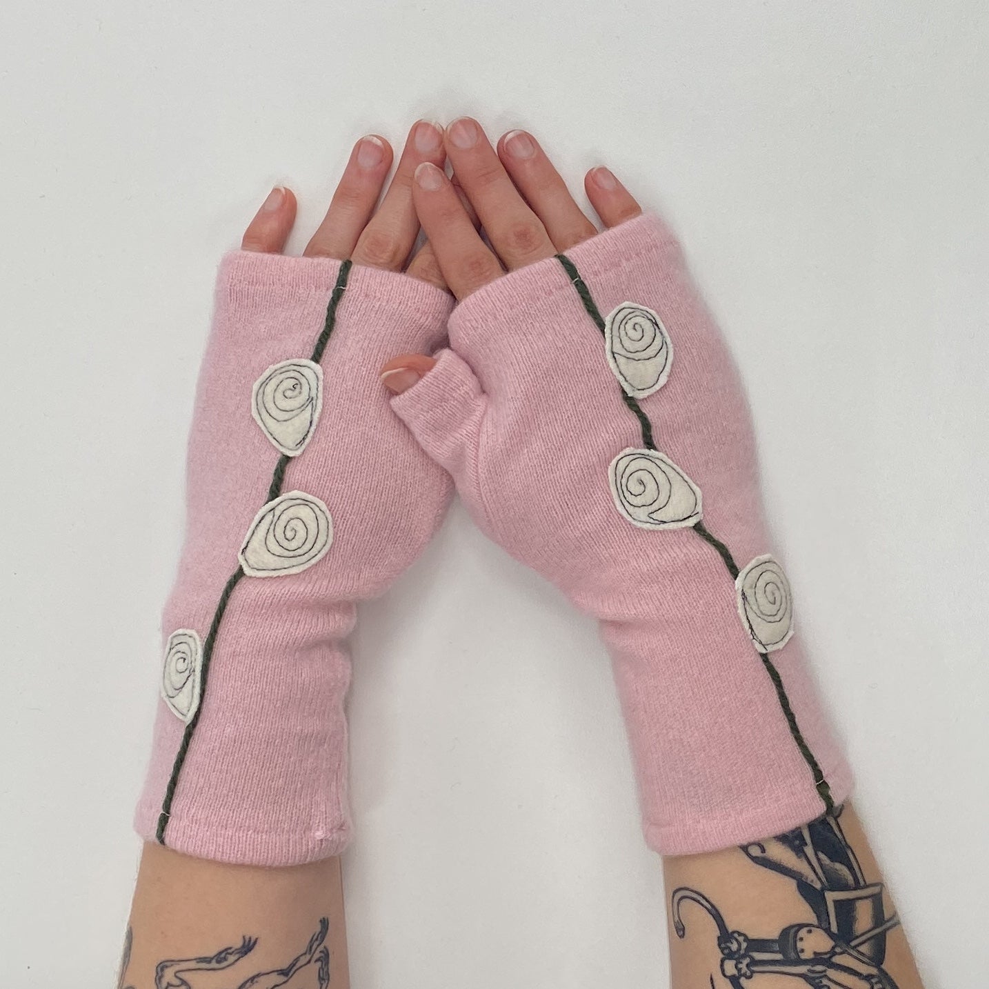 Gloves-Rosebud
