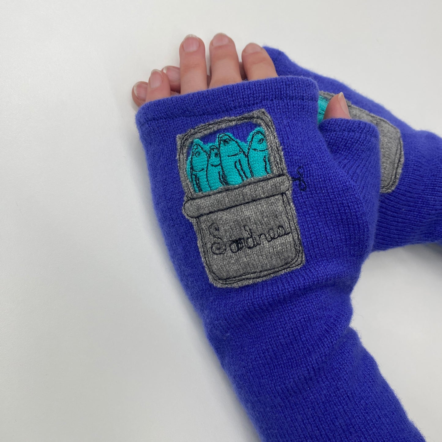 Gloves-Sardines