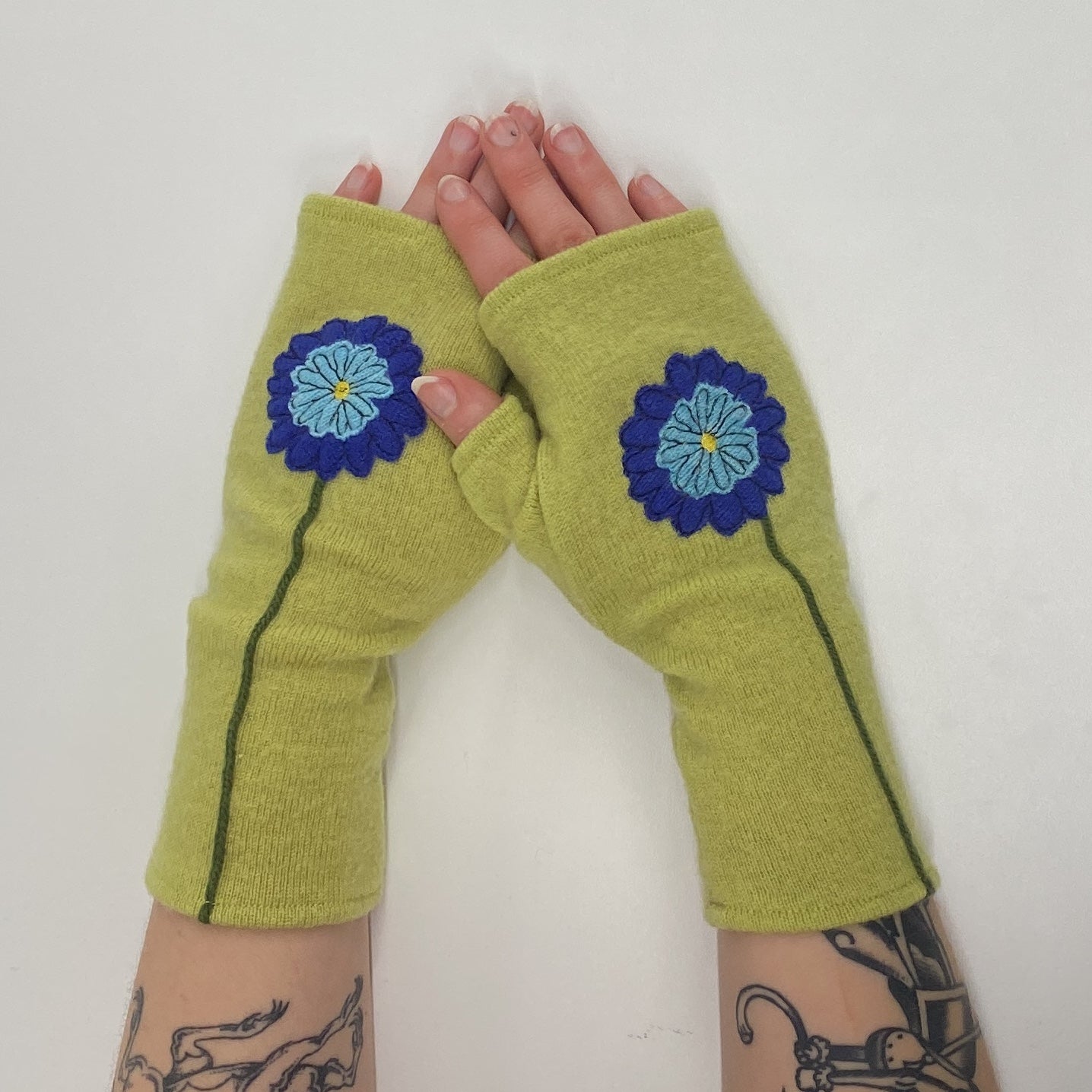 Gloves-Zinnia