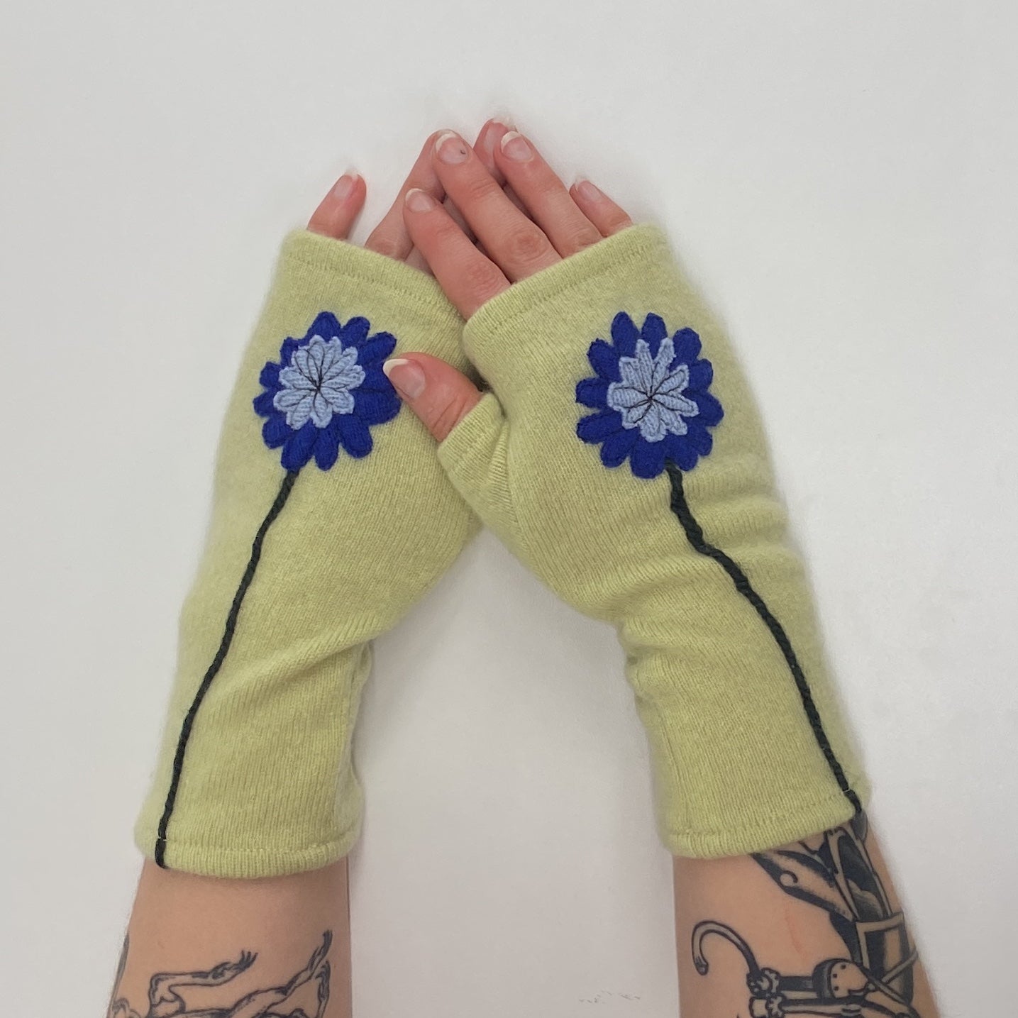 Gloves-Zinnia