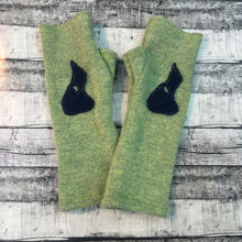 Load image into Gallery viewer, Cashmere Fingerless Gloves-Block Island
