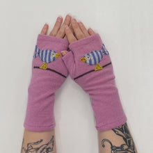 Load image into Gallery viewer, Gloves-Cute Bird
