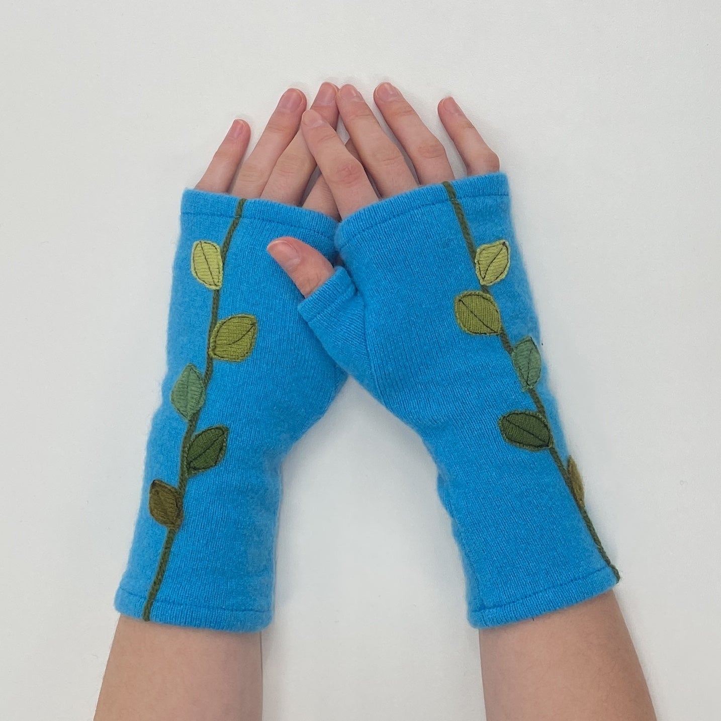 Gloves-Leaves