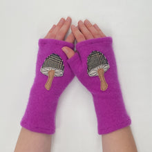 Load image into Gallery viewer, Gloves-Mushroom
