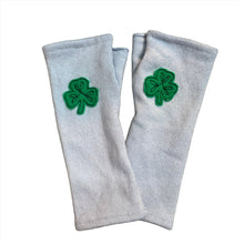 Load image into Gallery viewer, Gloves-Shamrock
