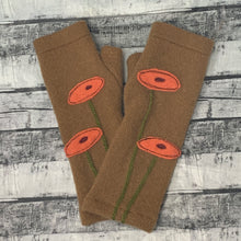 Load image into Gallery viewer, Gloves-Oval Poppy
